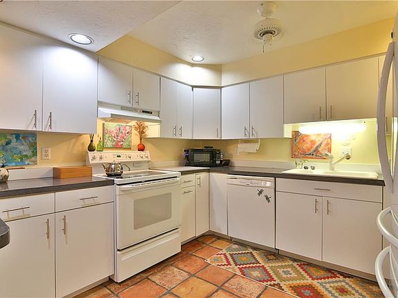 3rd image of 1520 Pelican Point Dr #152