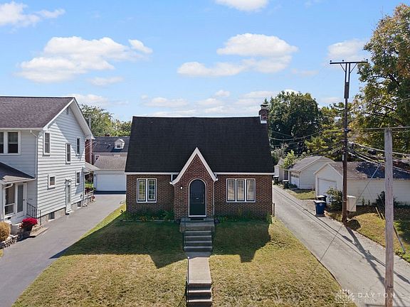 3rd image of 2312 Saint Charles Ave
