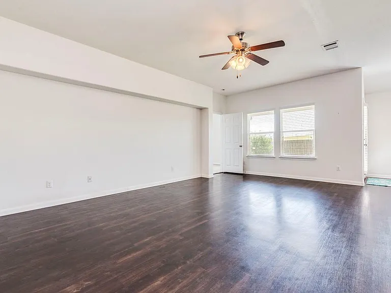 237 Goddard — Photo 9