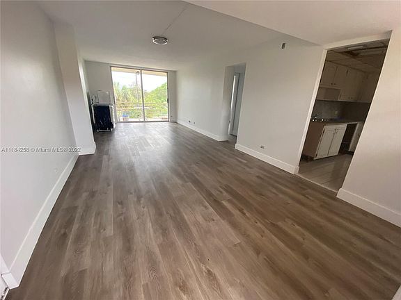 2nd image of 447 NE 195th St APT 314