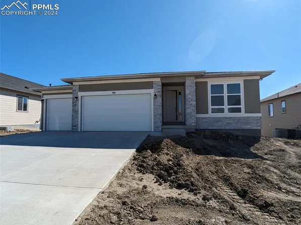 3418 Bella Luna Dr, Pueblo, CO 81001