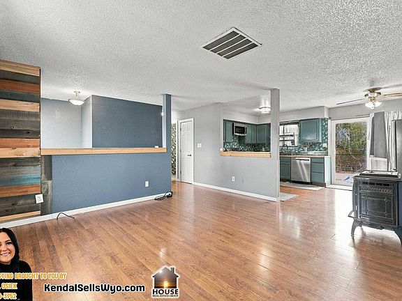 4th image of 40 Lakeview Dr