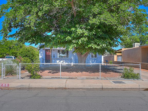 3rd image of 700 Valencia Dr SE