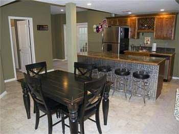 5th image of 134 Twin Cedar Dr