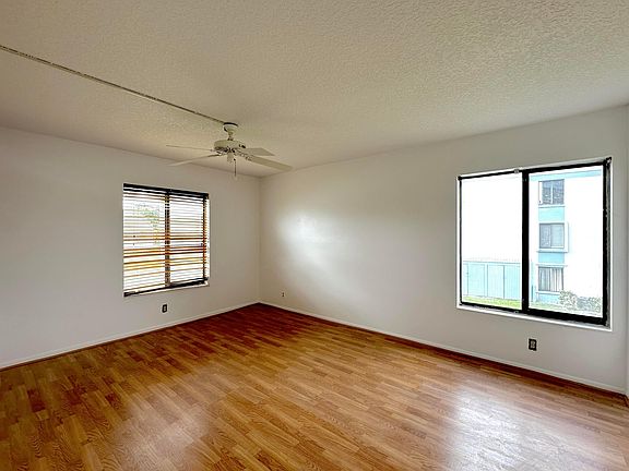 5th image of 1106 Green Pine Boulevard #G2