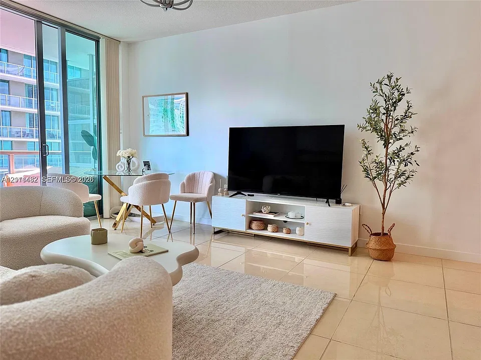 1111 SW 1st Ave #2215