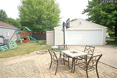 3rd image of 1374 Westwood Dr NW