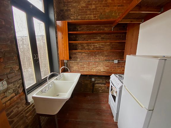 4th image of 518 Court St #1R