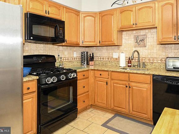 5th image of 52 Fostertown Ln