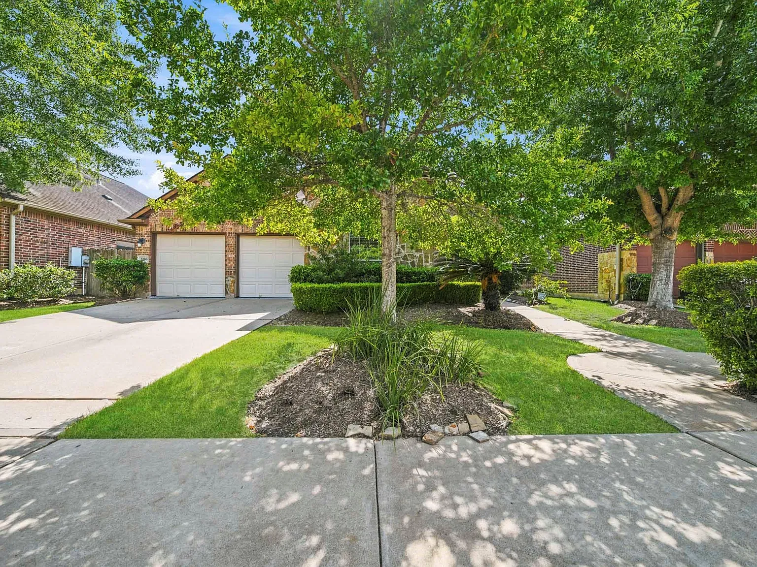 3 bed, 3.0 bath, 2655 sqft, $3,100 — Photo 2