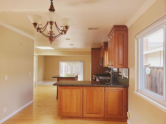 3rd image of 392 Bluefish Ct