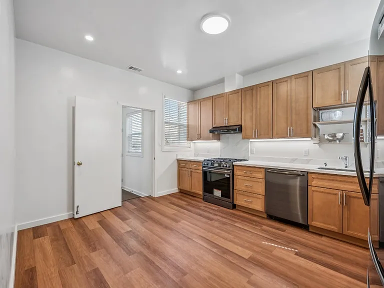 558 Natoma St #558A — Photo 10