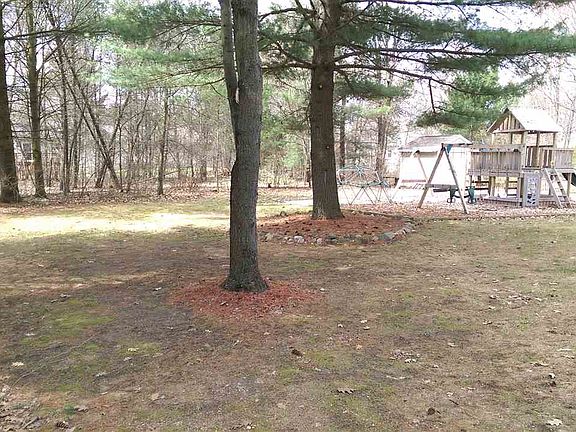 5th image of 1975 Woodgate Ln