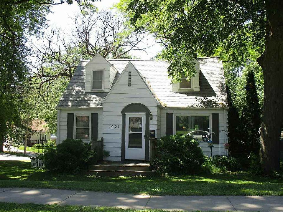 1st image of 1921 Rainbow Dr