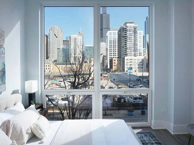 Luxe Suites Chicago Luxury Apartments — Photo 22