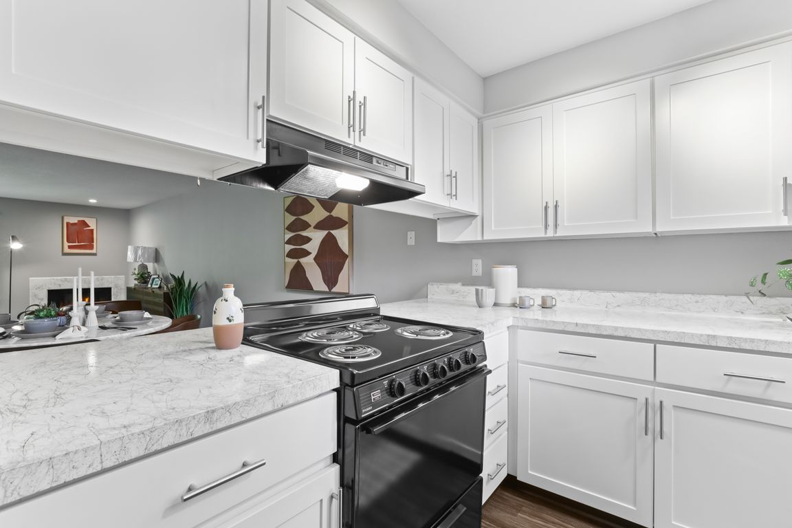 2x1 B Floorplan - Kitchen