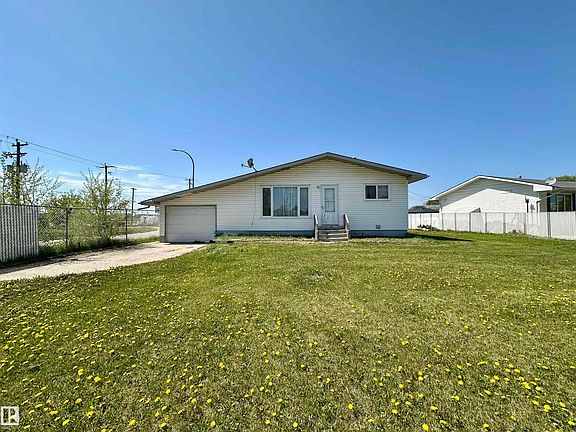 2nd image of 5001 Parkview Cres