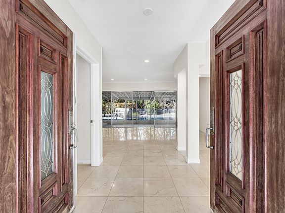 4th image of 4615 Arriba Dr