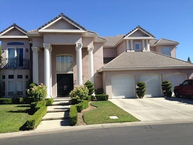 2nd image of 553 E Chesapeake Cir