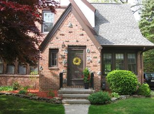 166 Greenacre Ave, Longmeadow, MA 01106