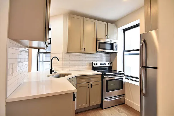 Rented by Bohemia Realty Group | media 3