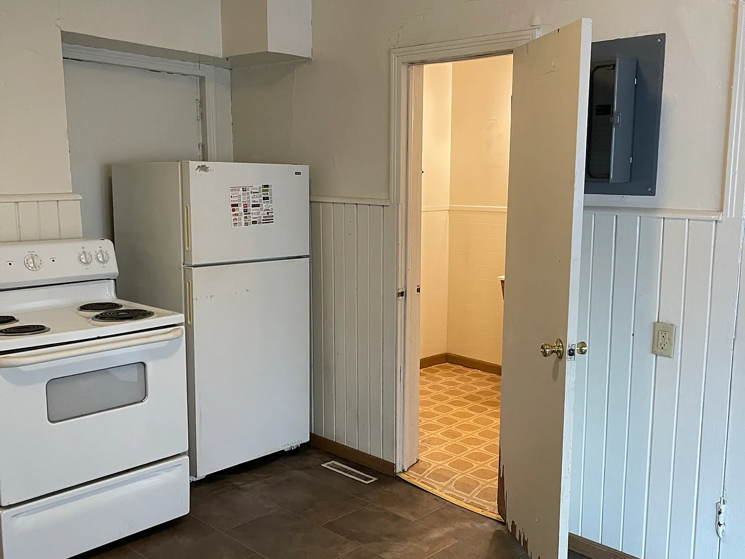 618 E Court St — Photo 3