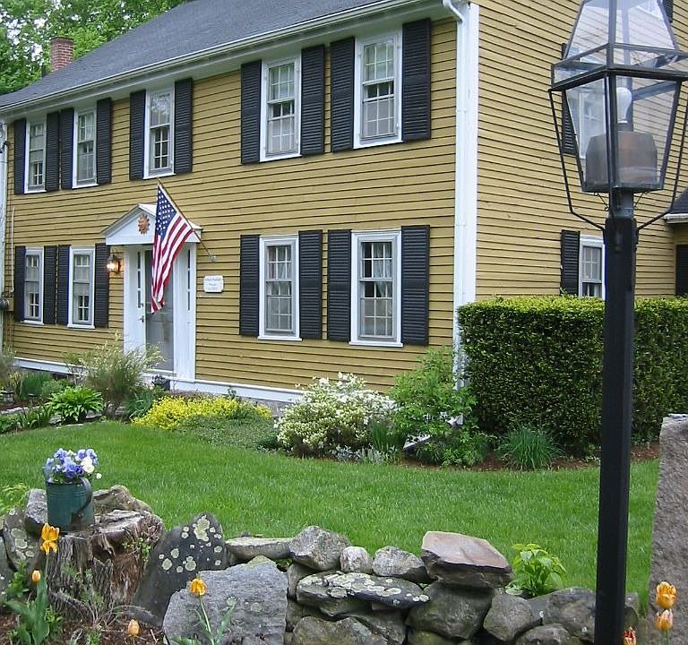 75 Robin Hill Road