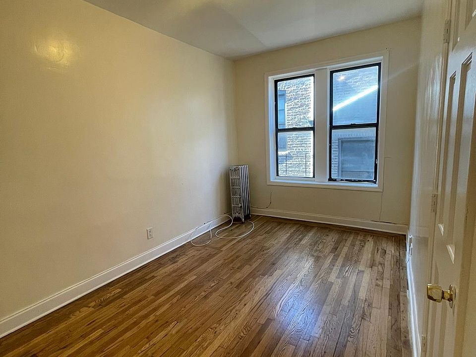 2nd image of 1051 Boynton Ave #4