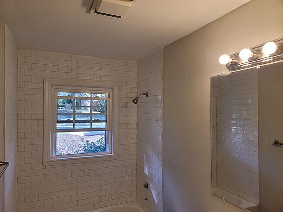 3rd image of 1618 Gibson St