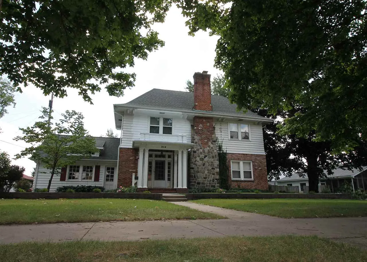 312 E Diamond St photo 1