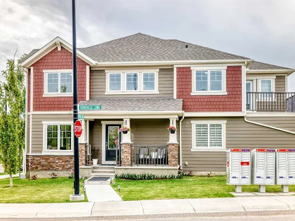 8 Yorkville Line SW, Calgary, AB T2X 4K4