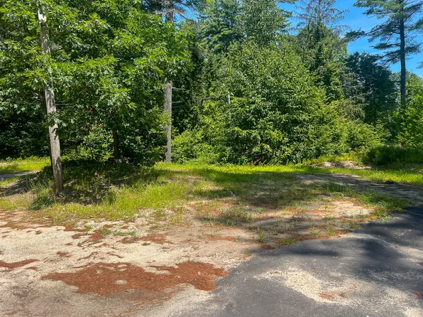105 Meadow Road, Raymond, ME 04071