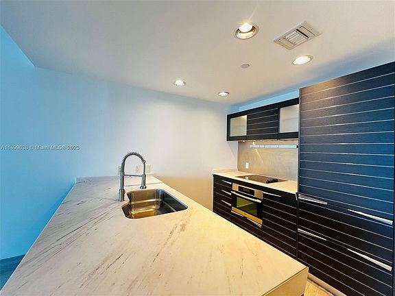 2nd image of 1000 Biscayne Blvd #39051