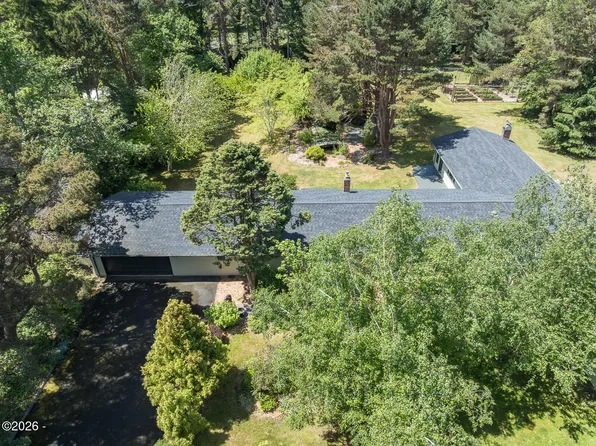 1375 NE Yaquina Heights Dr, Newport, OR 97365