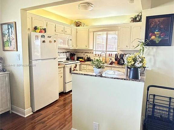 4th image of 5300 Washington St #309D