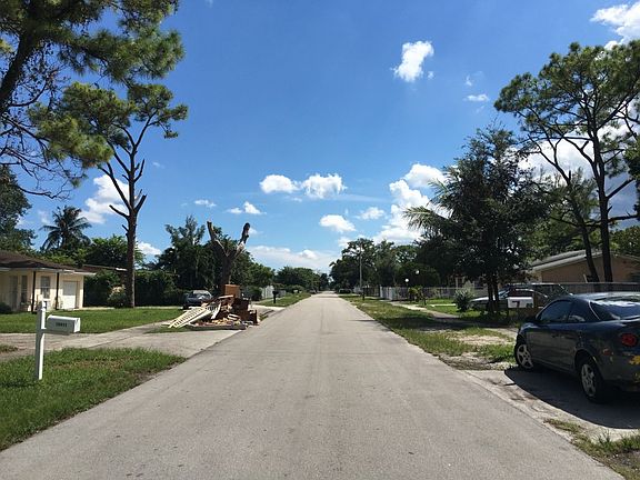 5th image of 16421 NW 37th Ct