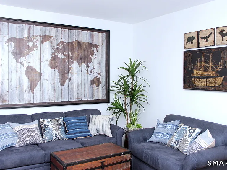 1093 Shippan Ave — Photo 4