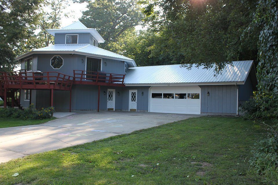 1st image of 880 Bradley Ave