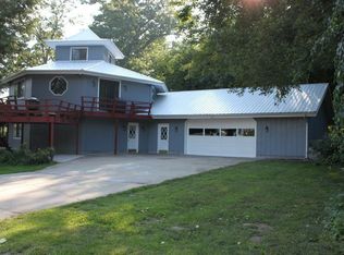 880 Bradley Ave, Muskegon, MI