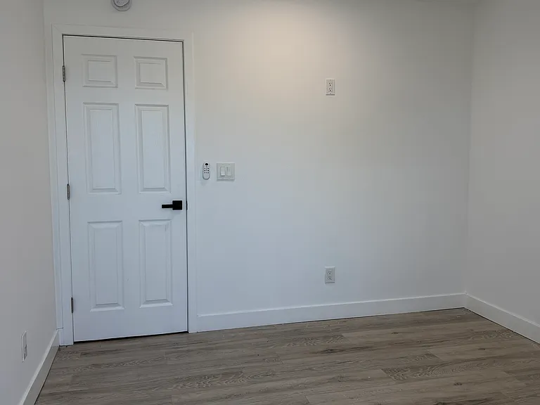 1935 Washington St #5 — Photo 5
