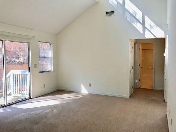 Dining room (off Kitchen) includes sliding glass entry from 