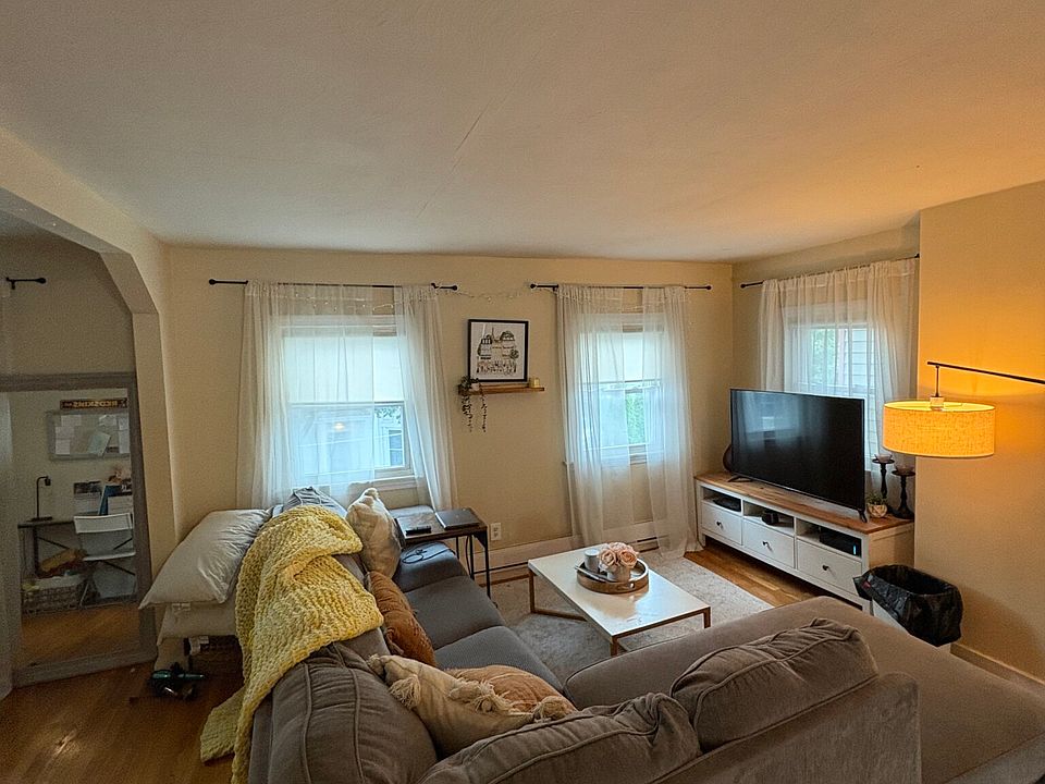 1st image of 287 W 5th St #2