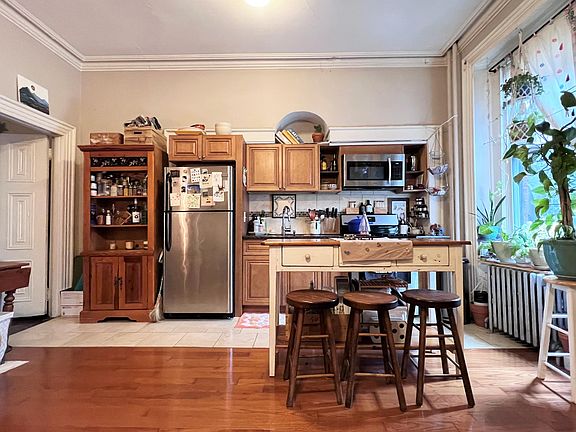 4th image of 1531 W Girard Ave APT 2F