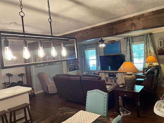 2nd image of 1455 Flora Dr