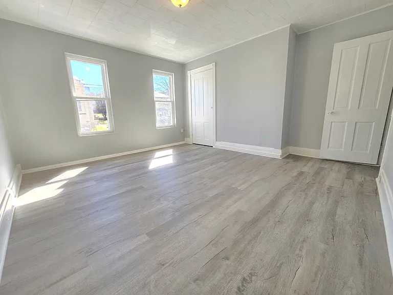 215 E 15th Ave — Photo 15