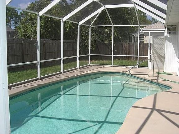 5th image of 49 Burbank Dr