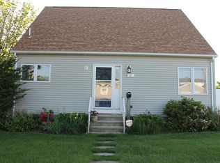 37 Seaview St, Fall River, MA 02724