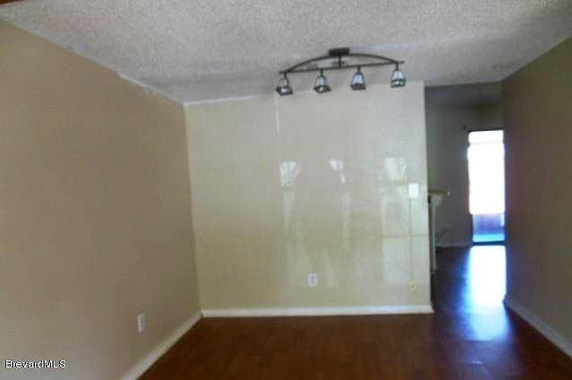 2nd image of 1517 Manor Dr NE