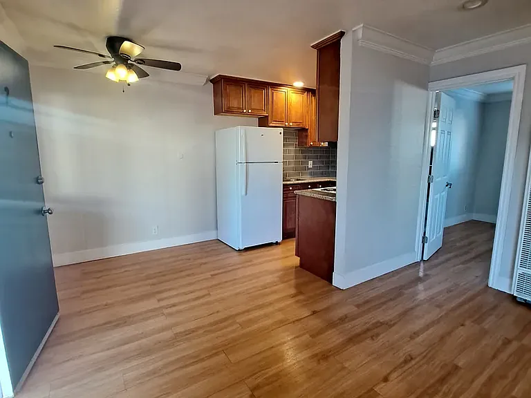509 Maple St #2 — Photo 3