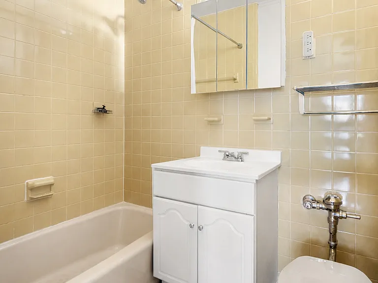 46 W 87th St #4A — Photo 7